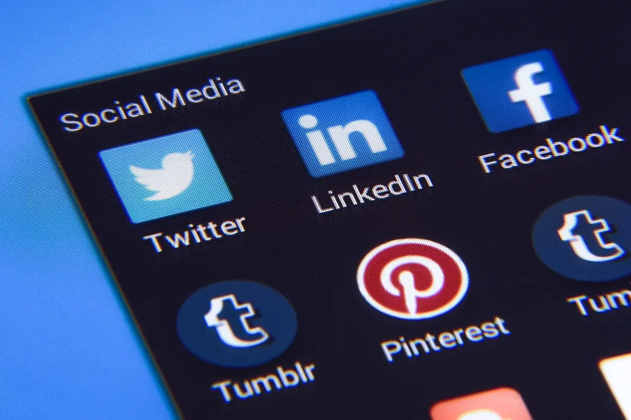 Mexico orders digital platforms to shield minors from harmful content